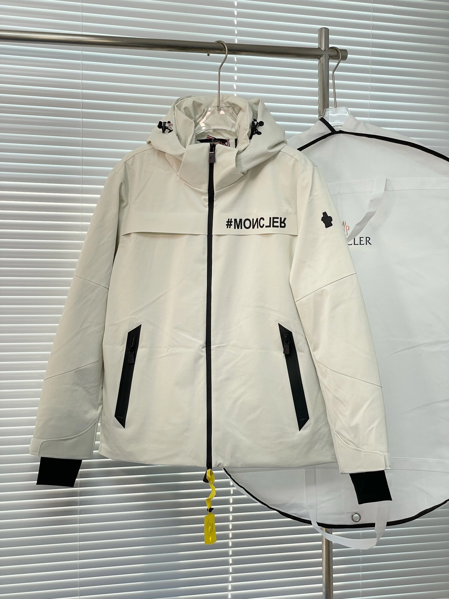 Moncler Down Jackets Comfortable 145288