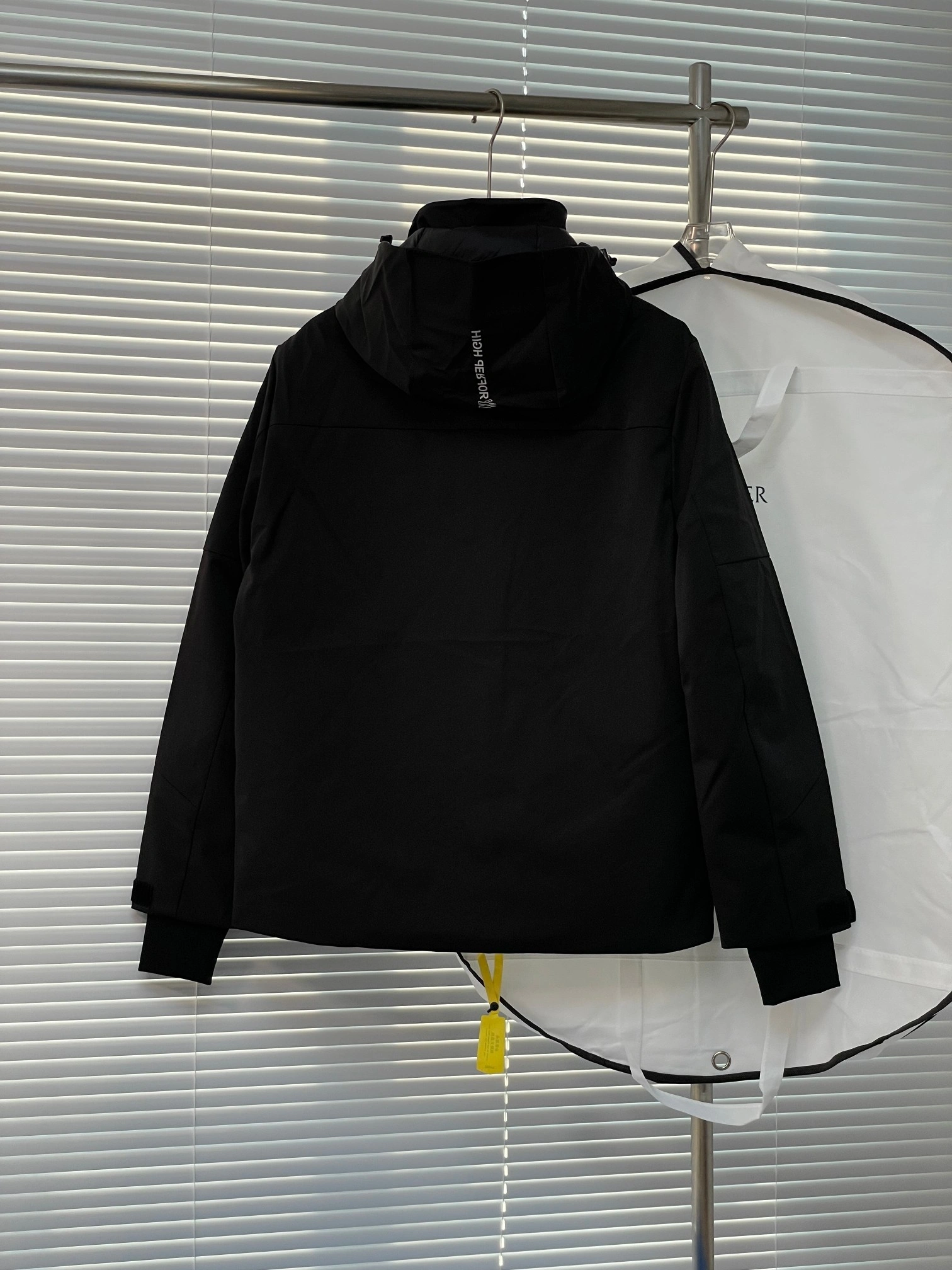 Moncler Down Jackets Efficient 145282