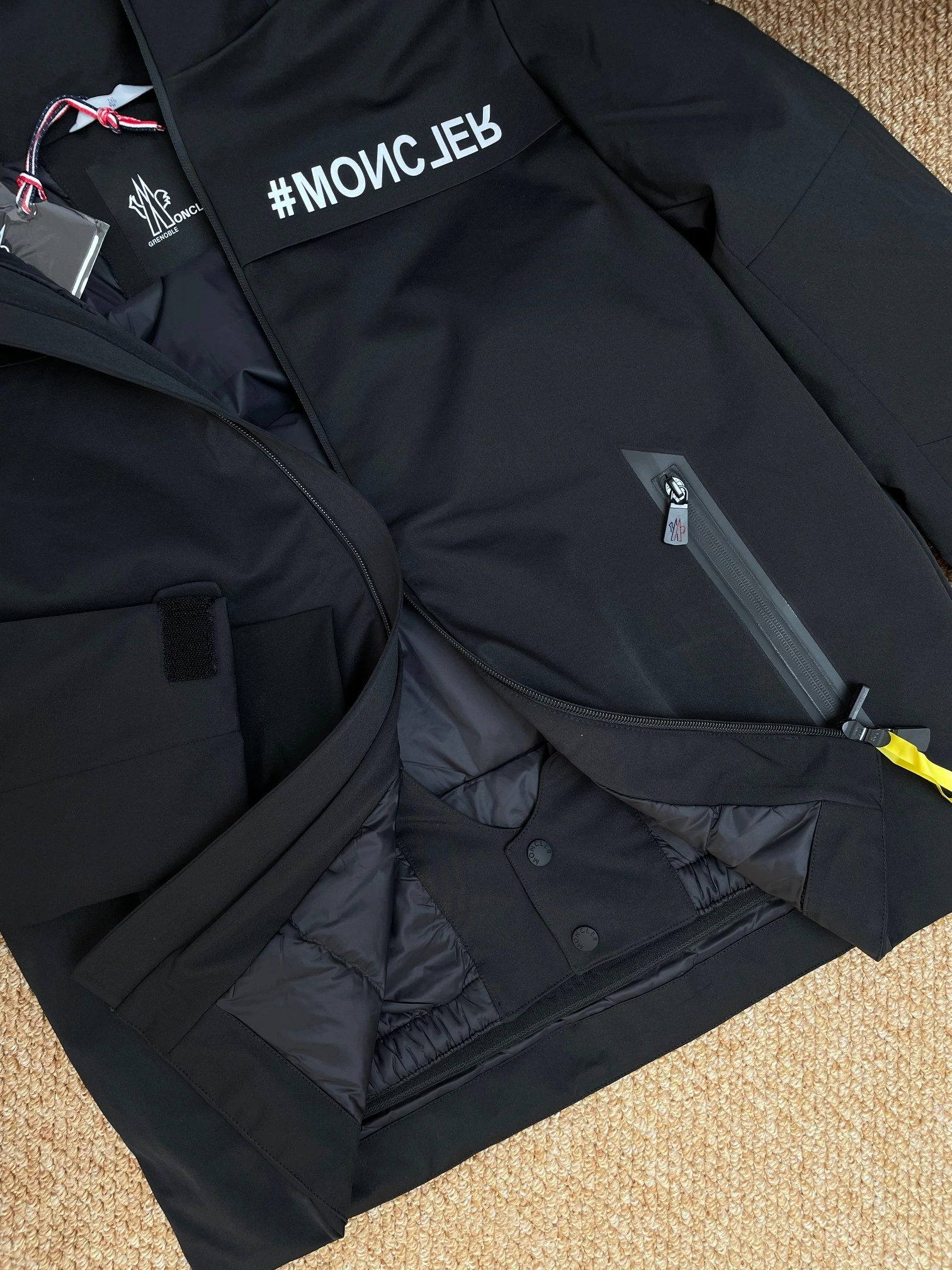 Moncler Down Jackets Efficient 145282