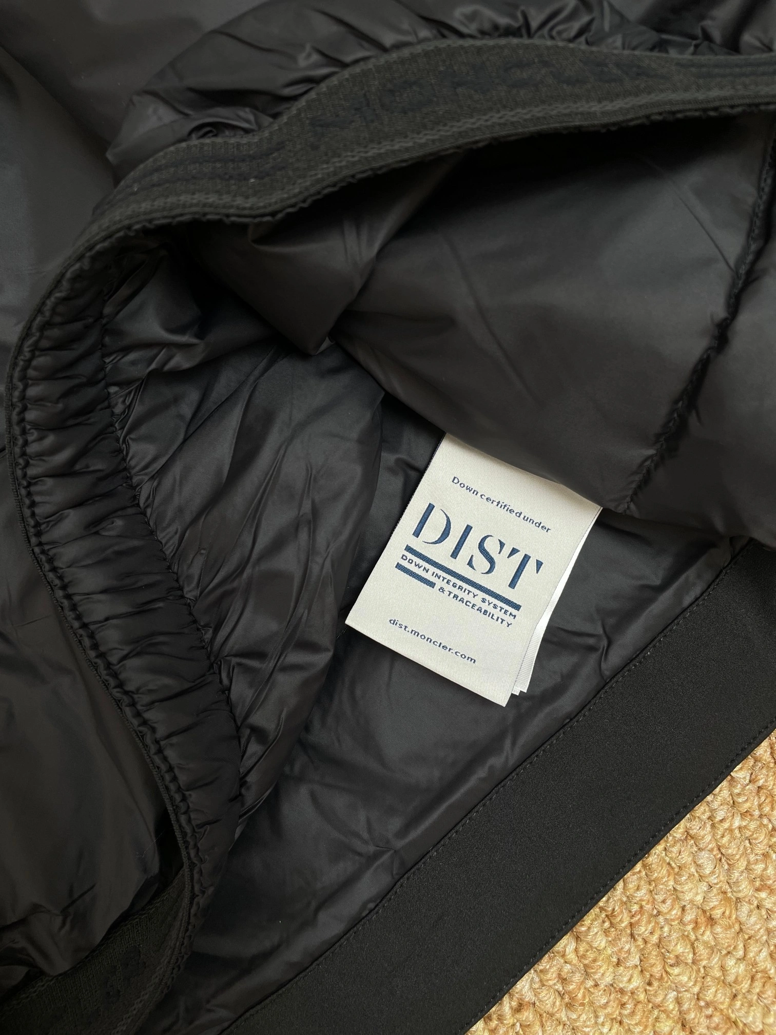 Moncler Down Jackets Efficient 145282