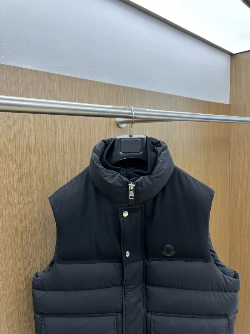Sustainable Moncler Down Jackets 144432