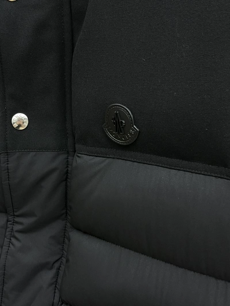 Sustainable Moncler Down Jackets 144432