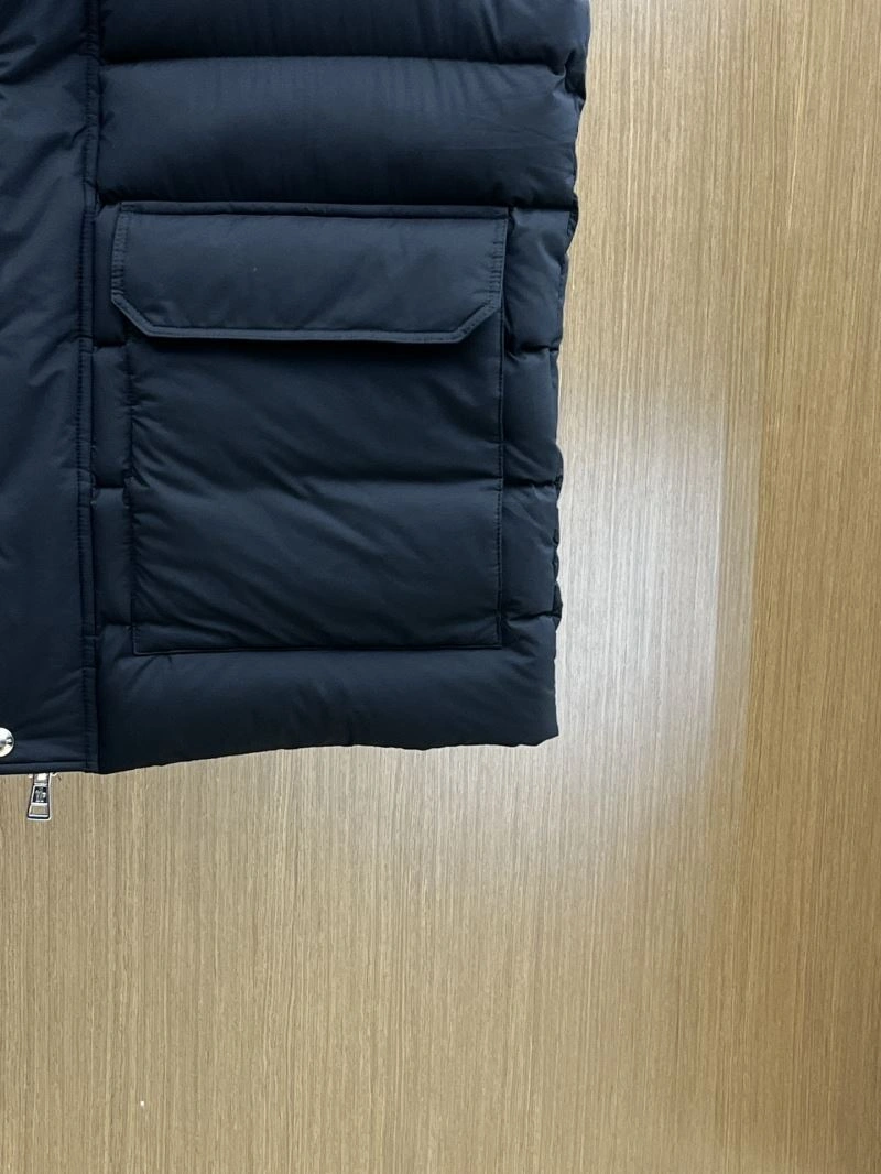 Sustainable Moncler Down Jackets 144432