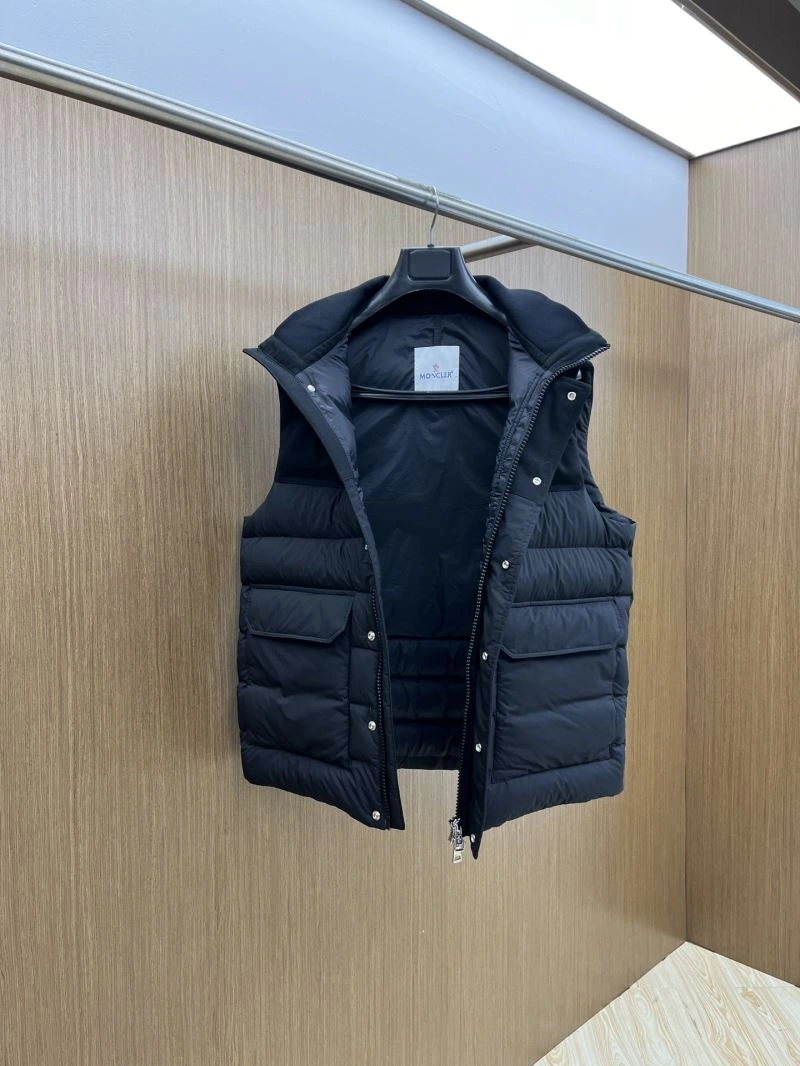 Sustainable Moncler Down Jackets 144432