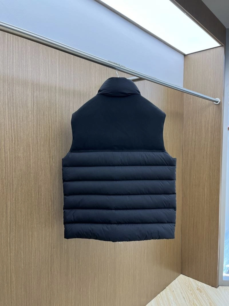 Sustainable Moncler Down Jackets 144432