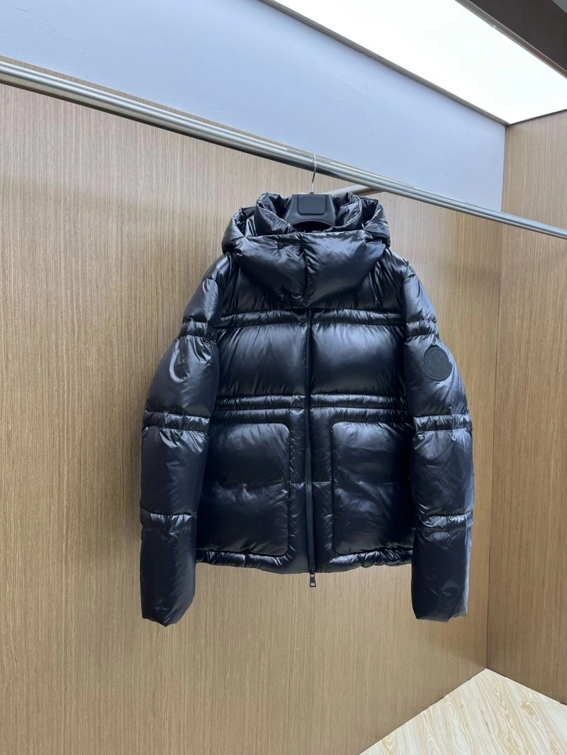 Moncler Down Jackets Vibrant 144425
