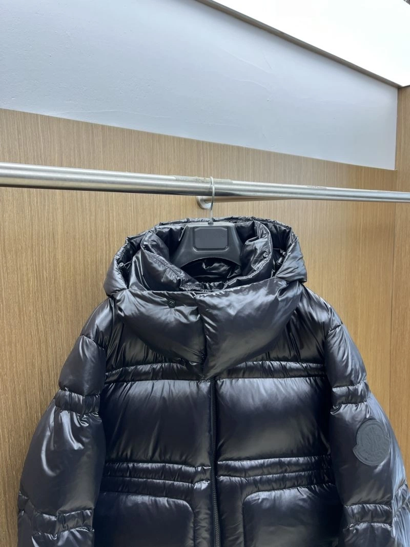 Moncler Down Jackets Vibrant 144425