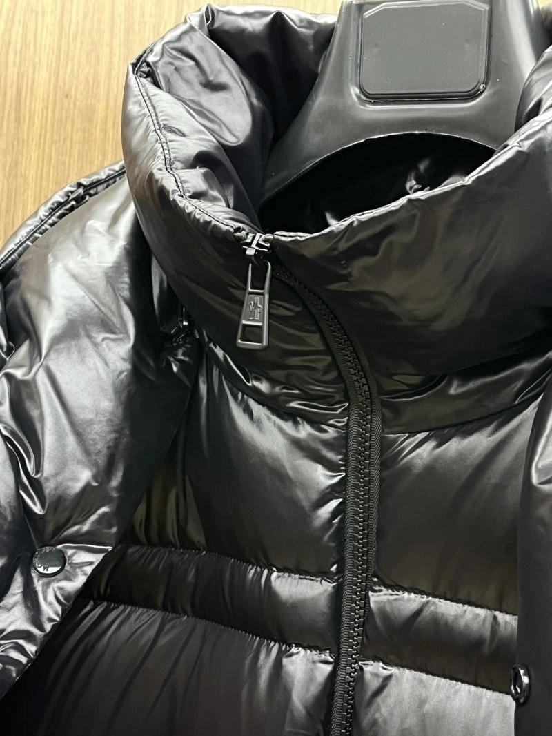 Moncler Down Jackets Vibrant 144425