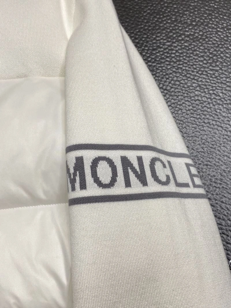 Unisex Moncler Down Jackets 144452
