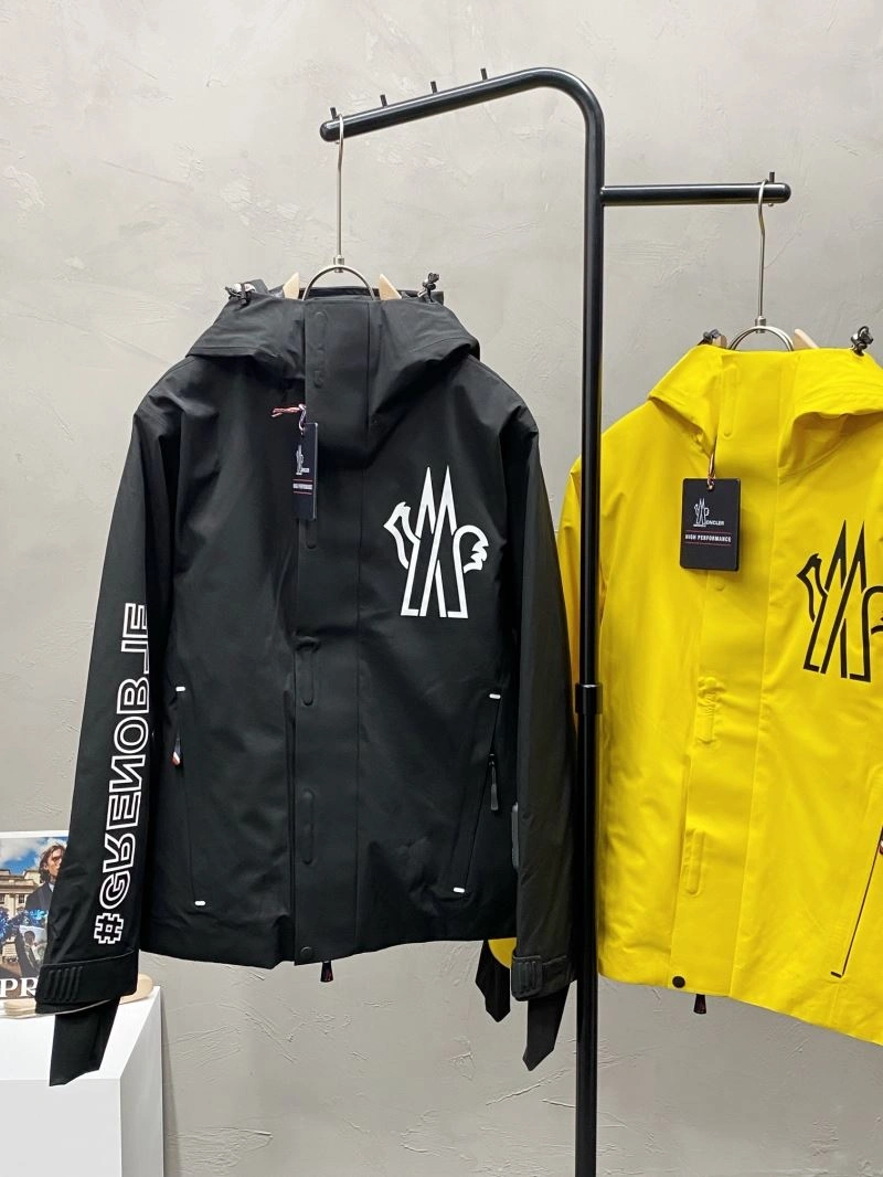 Moncler Down Jackets Comfortable 144421