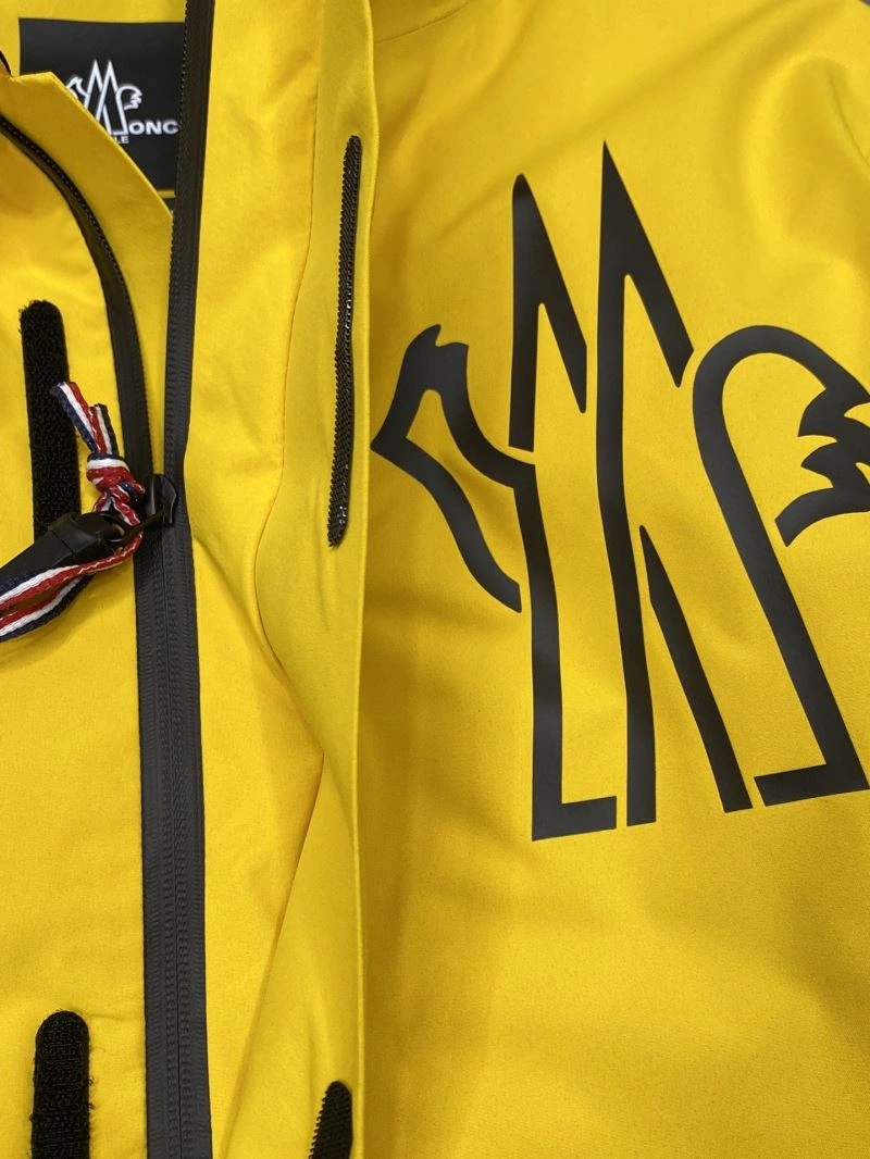 Moncler Down Jackets Comfortable 144421