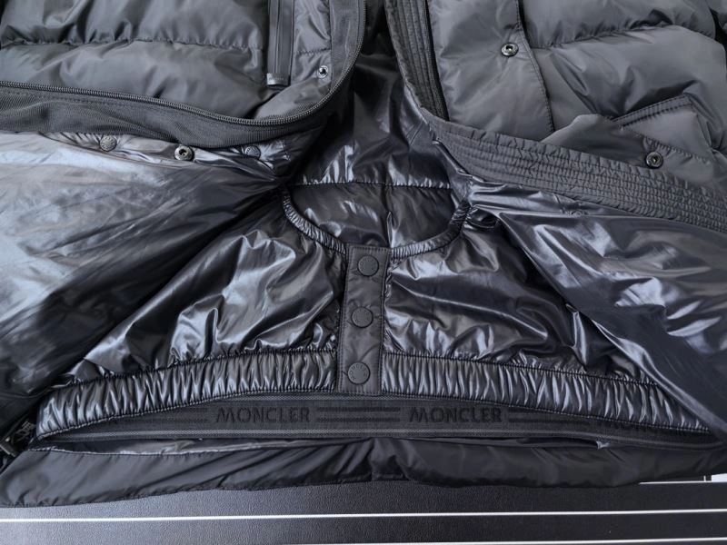 FreshLook Moncler Down Jackets 144423