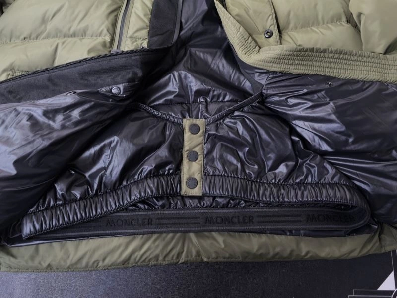 Moncler Down Jackets Flexible 144416