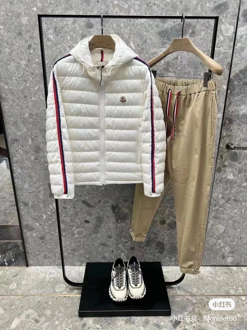 Moncler Down Jackets Bright 144415
