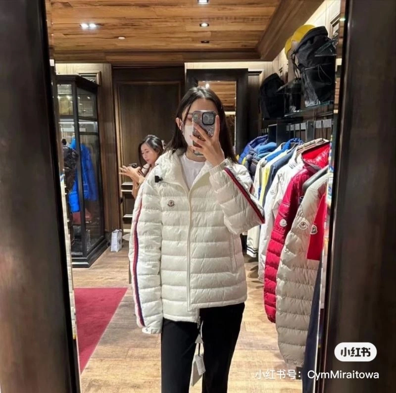 Moncler Down Jackets Bright 144415