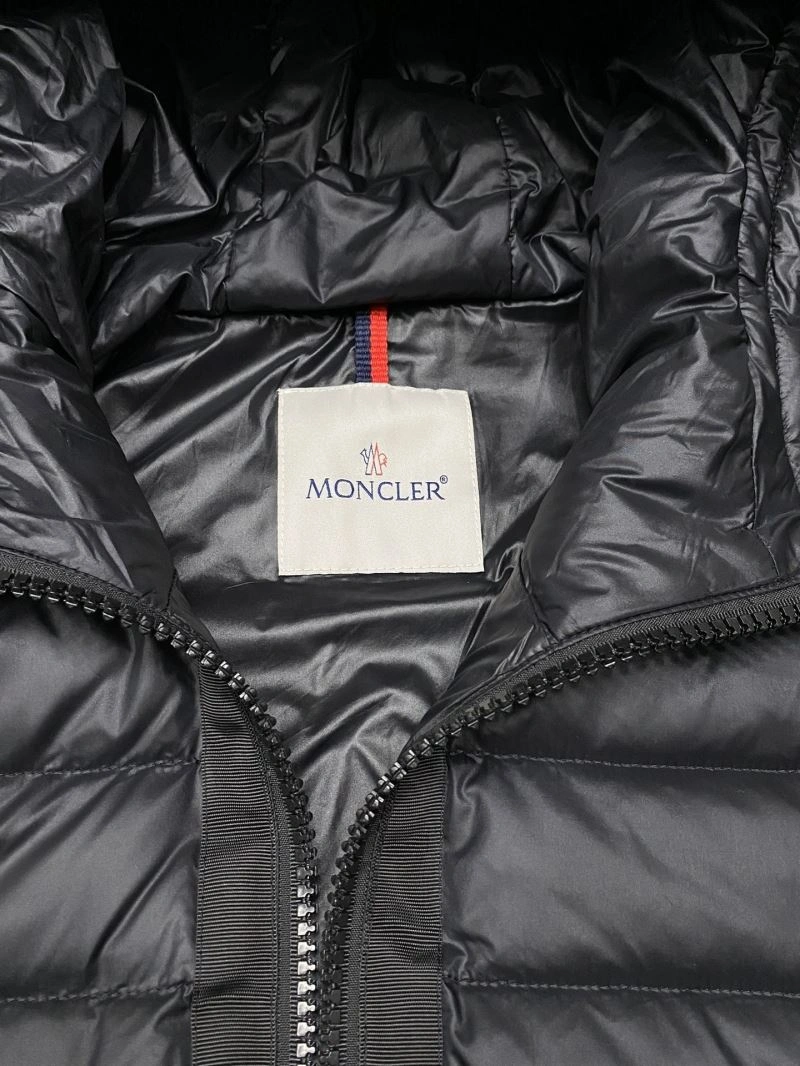 Resilient Moncler Down Jackets 144414