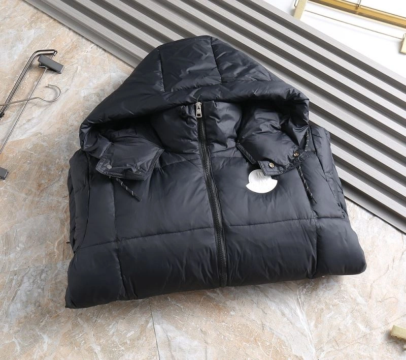 Moncler Down Jackets Durable 144408