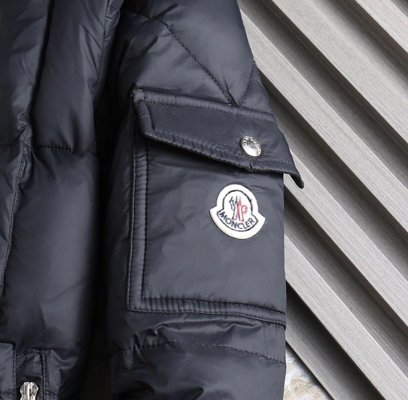 Moncler Down Jackets Durable 144408