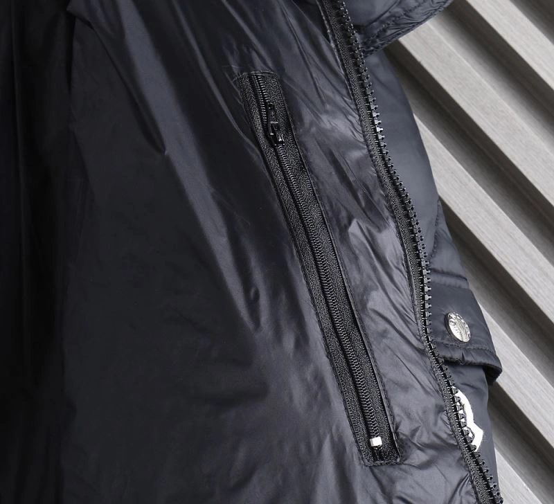 Moncler Down Jackets Durable 144408