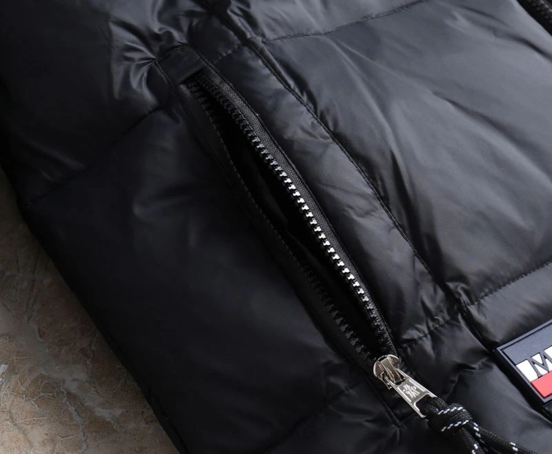 Moncler Down Jackets Durable 144408