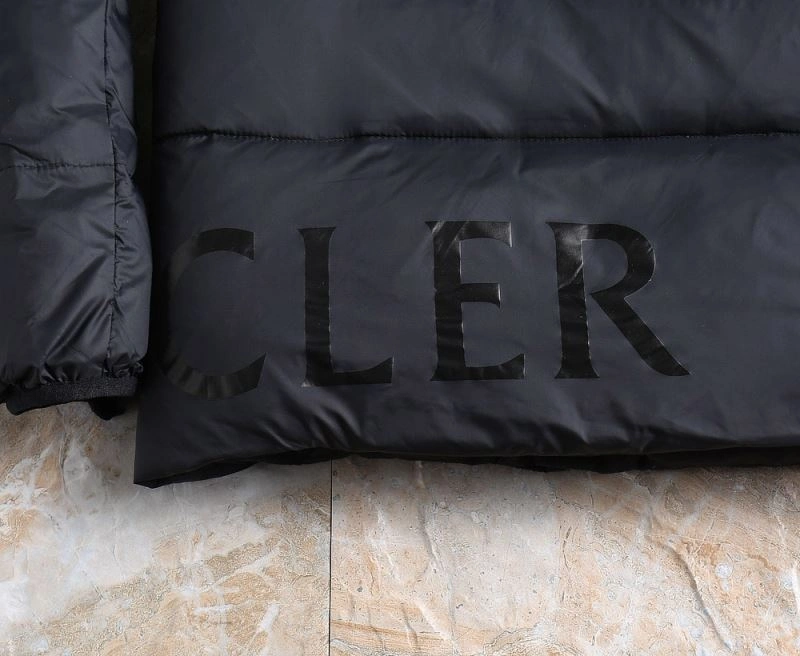 WaterResistant Moncler Down Jackets 144399