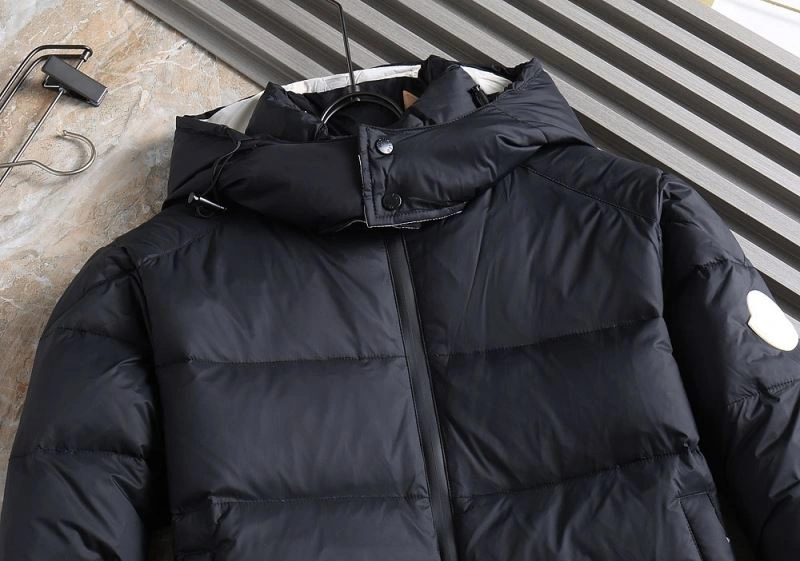 WaterResistant Moncler Down Jackets 144399
