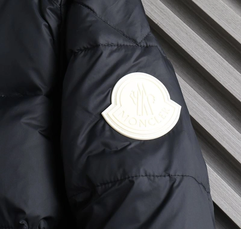 WaterResistant Moncler Down Jackets 144399
