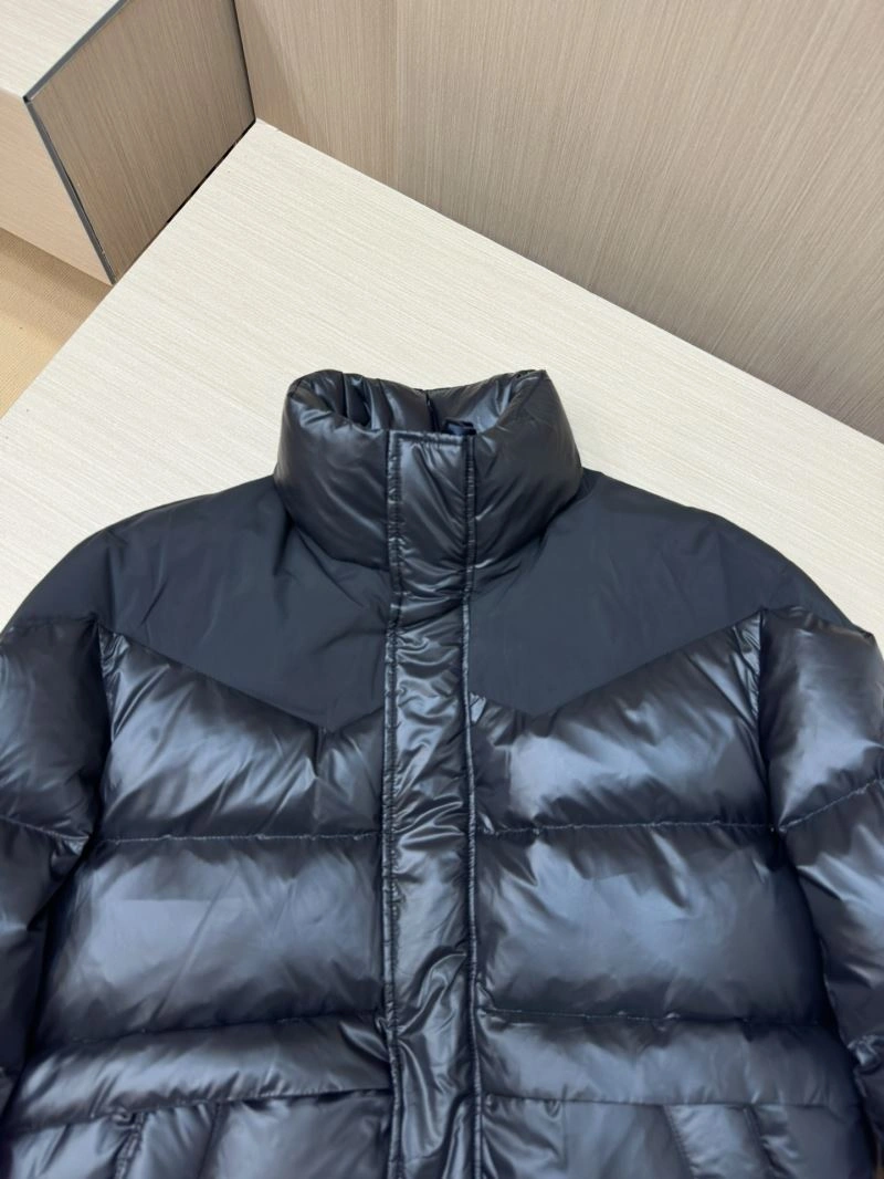 Moncler Down Jackets Versatile 144385