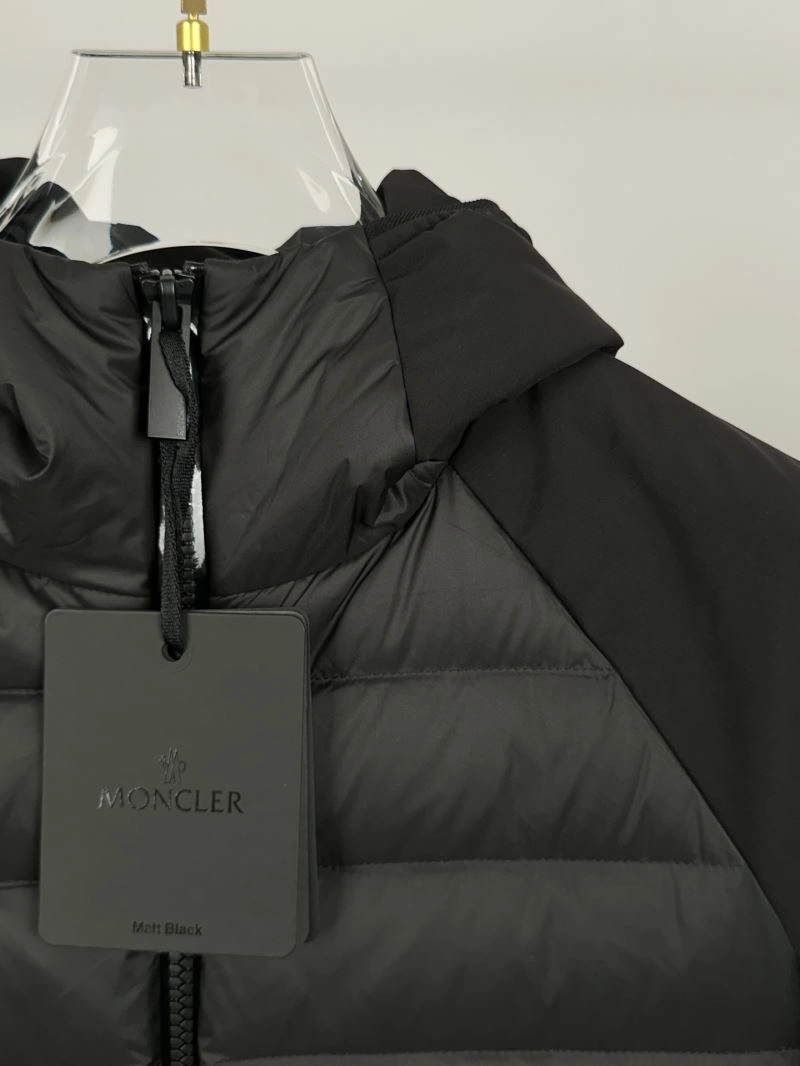 Moncler Down Jackets UrbanChic 144384