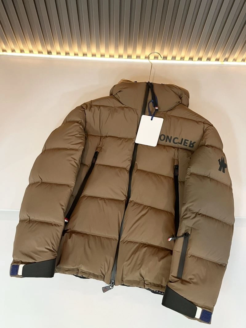 Fashionable Moncler Down Jackets 144403