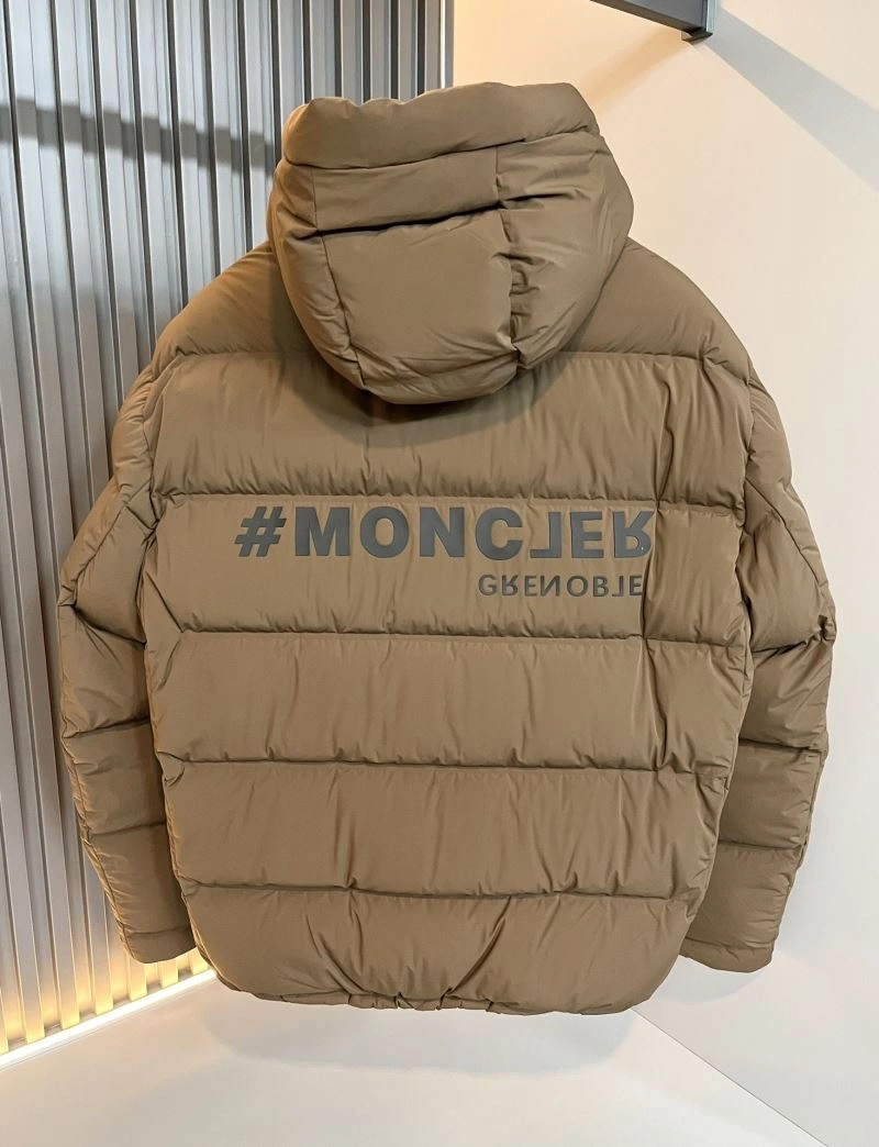 Fashionable Moncler Down Jackets 144403