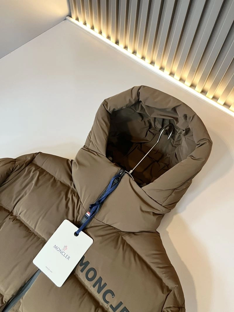 Fashionable Moncler Down Jackets 144403