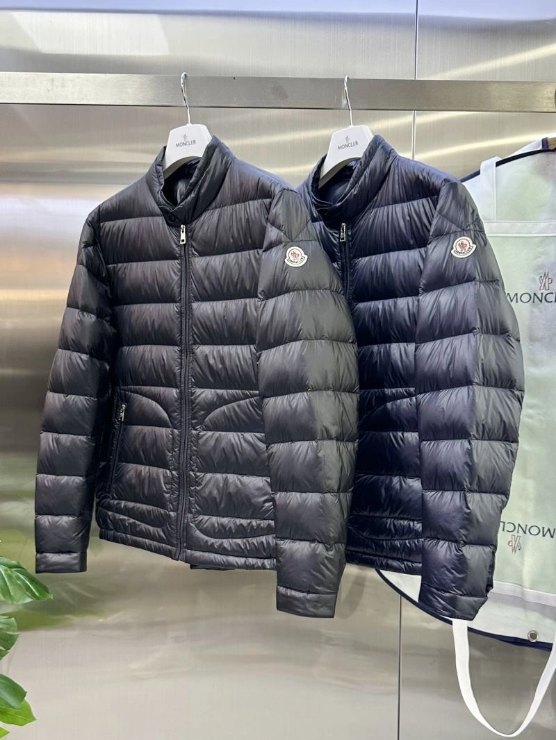 Moncler Down Jackets OnTrend 144380