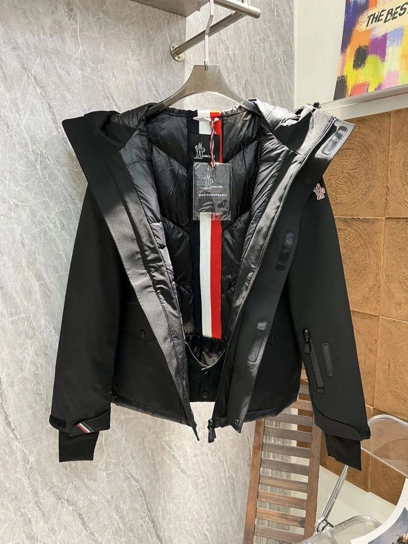Practical Moncler Down Jackets 144372