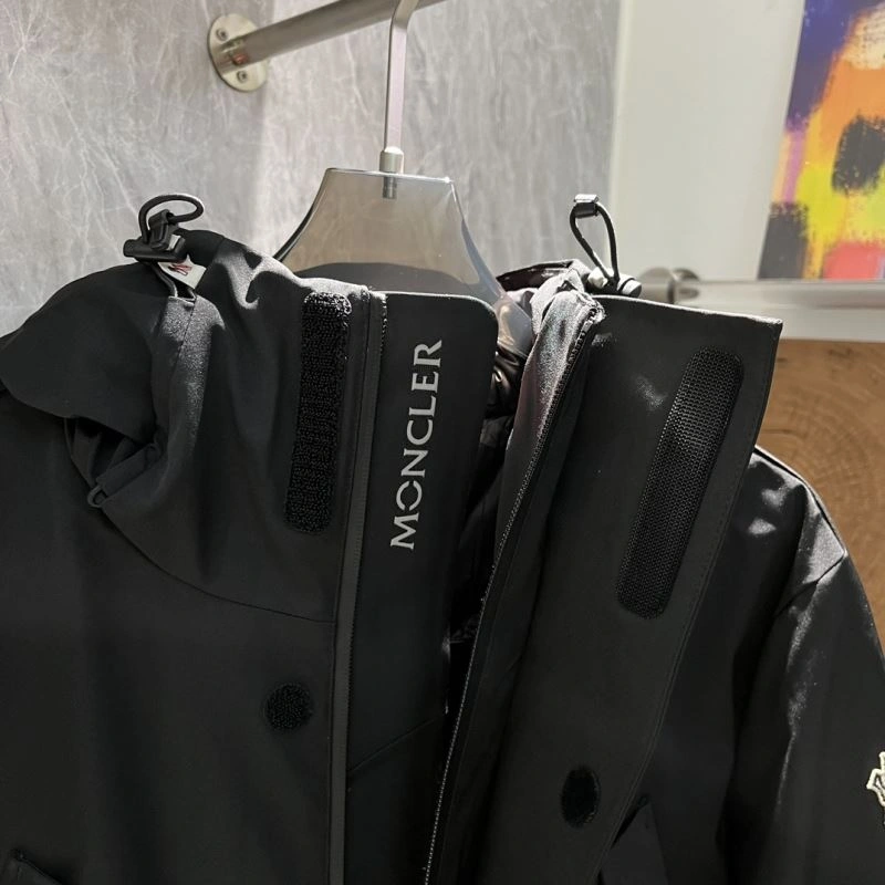 Practical Moncler Down Jackets 144372