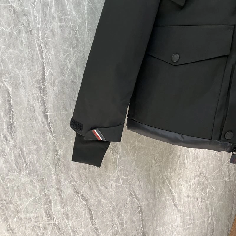 Practical Moncler Down Jackets 144372