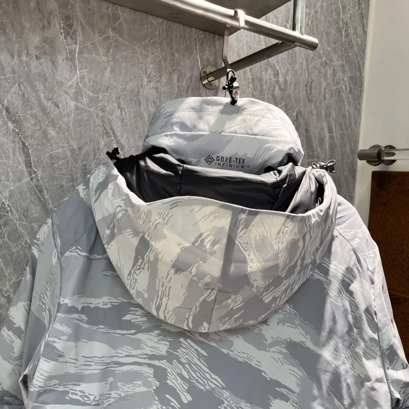 Moncler Down Jackets Bold 144371