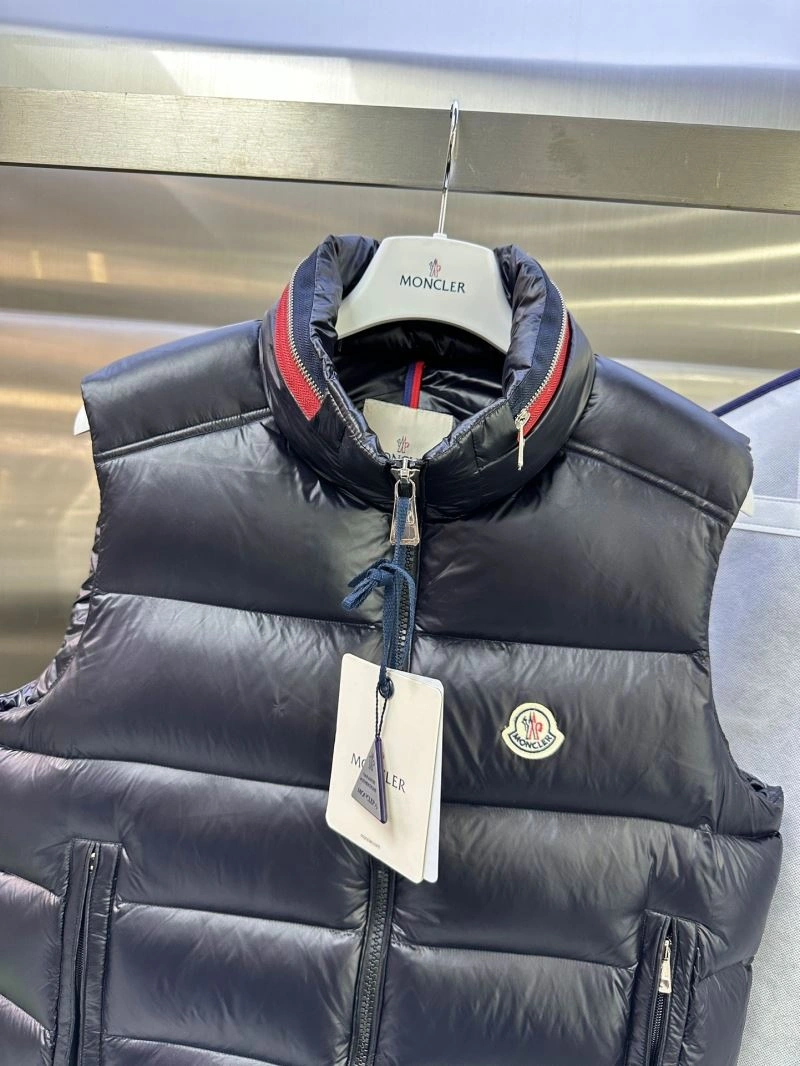 Moncler Down Jackets Attractive 144366