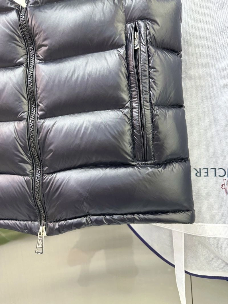 Moncler Down Jackets Attractive 144366