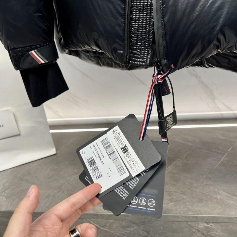 Moncler Down Jackets AllSeason 144344