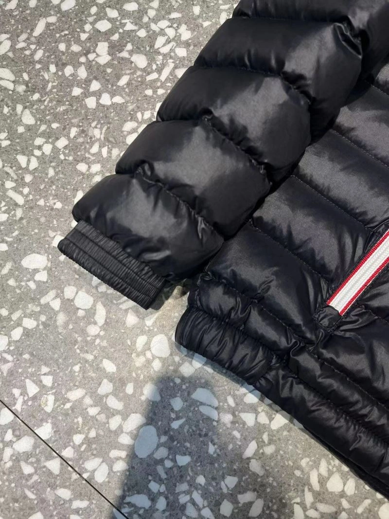 Moncler Down Jackets WellDesigned 144353
