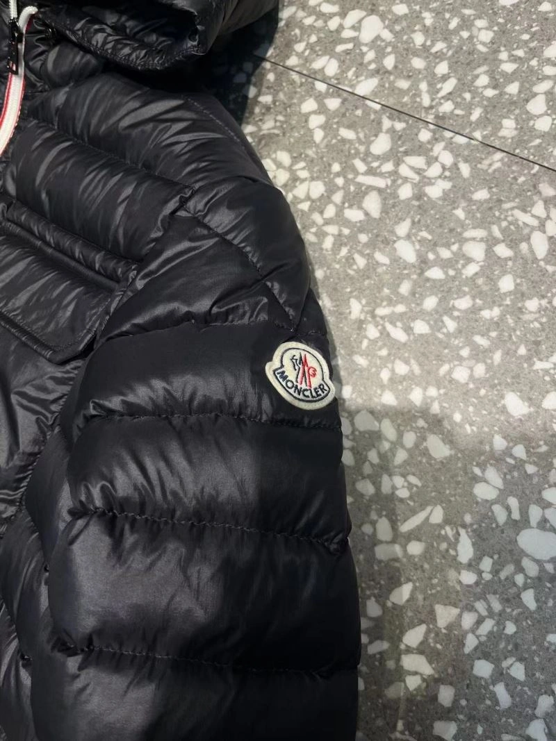 Moncler Down Jackets WellDesigned 144353