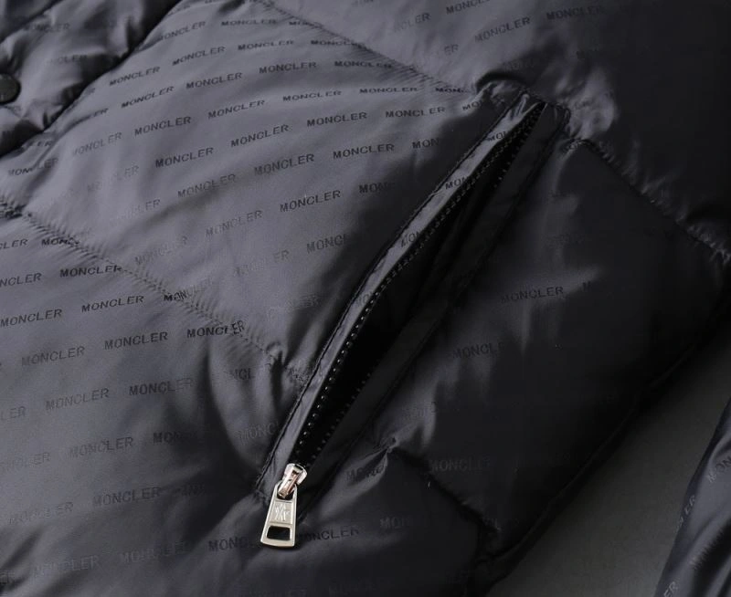 SmoothTexture Moncler Down Jackets 144368