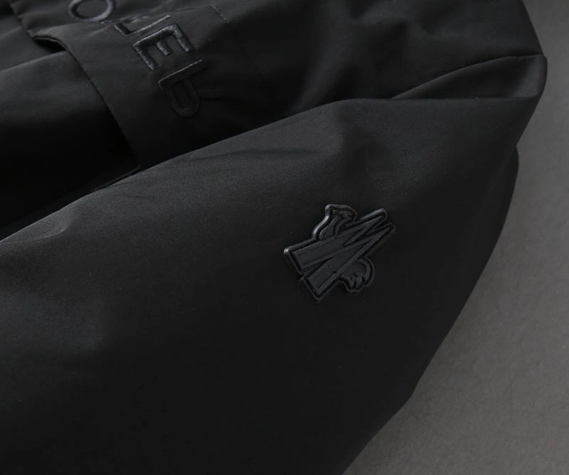 Moncler Down Jackets Fashionable 144352