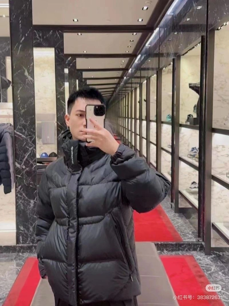 SportInspired Moncler Down Jackets 144339