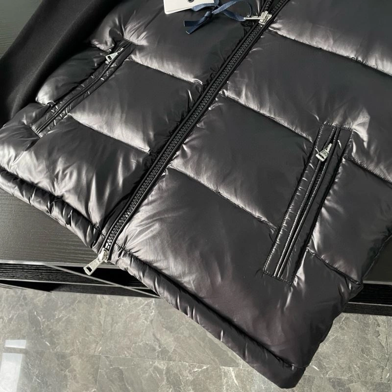 Moncler Down Jackets Minimalist 144338