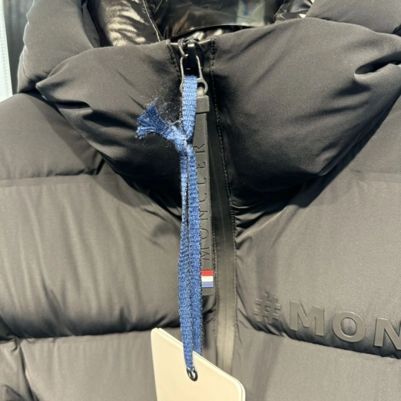 Snug Moncler Down Jackets 144333