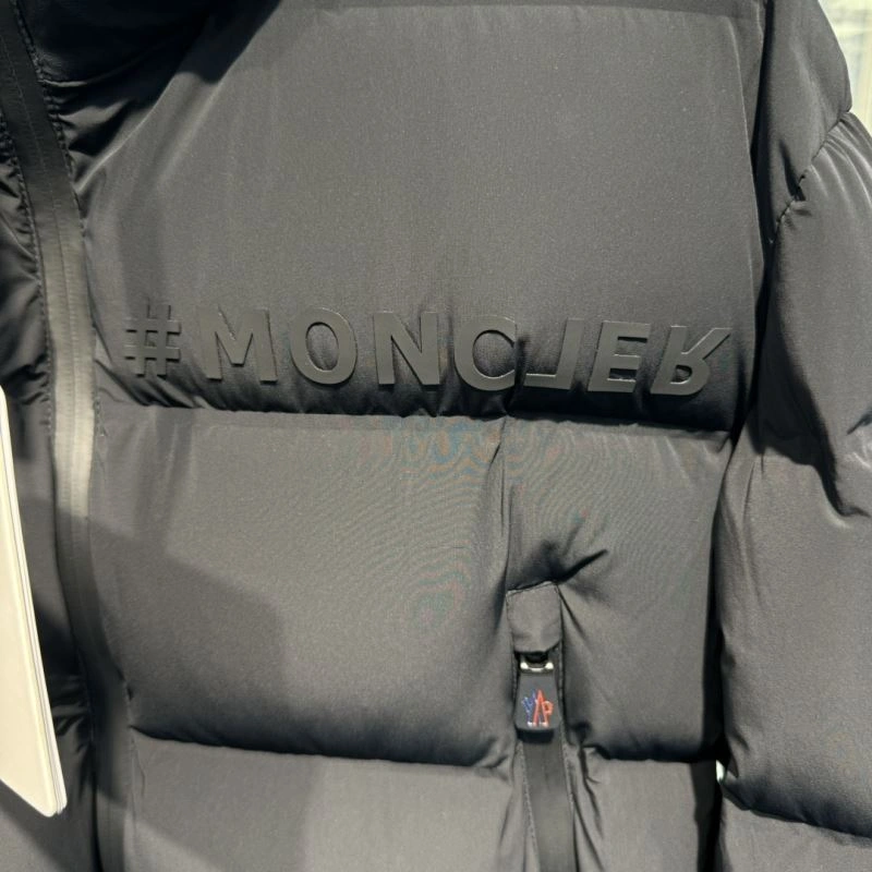 Snug Moncler Down Jackets 144333