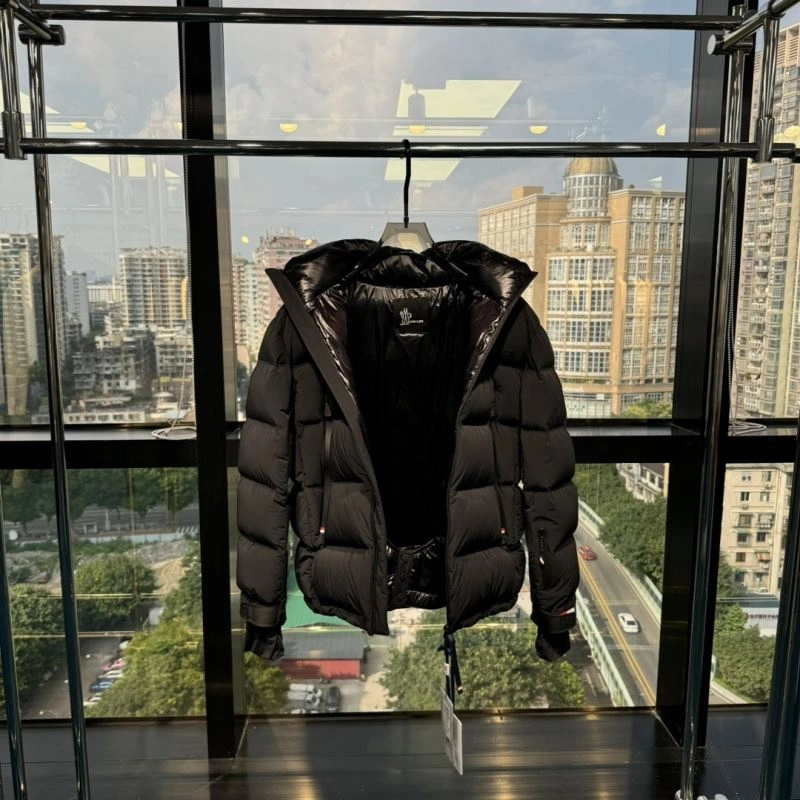 Snug Moncler Down Jackets 144333