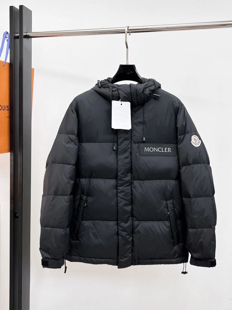 Moncler Down Jackets Breathable 144331